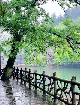 Fenghuang Meomory Riverview Inn,,3 star