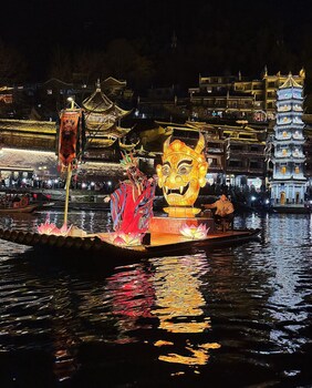 fenghuang meomory riverview inn
