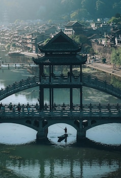 fenghuang meomory riverview inn