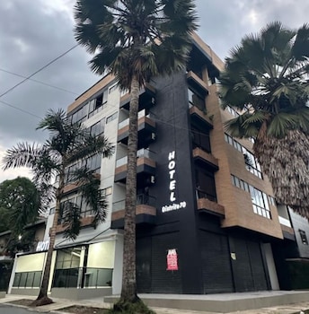 hotel distrito 70 living