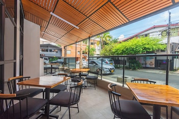 hotel distrito 70 living