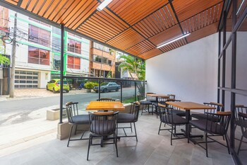 hotel distrito 70 living