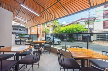 hotel distrito 70 living