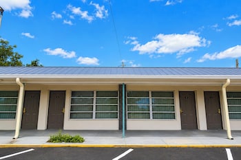 friendship inn near golf course ocala fl