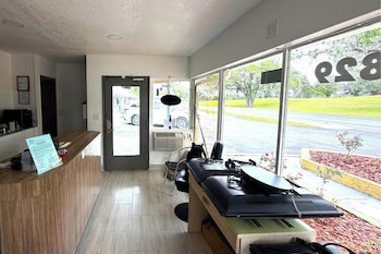 friendship inn near golf course ocala fl