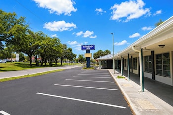 friendship inn near golf course ocala fl