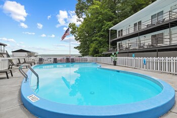 Showboat Hotel,,2 star