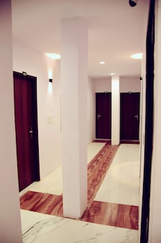 Hotel Bhatner Inn,,2 star
