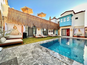Alacati Paradise Hotel,,1 star