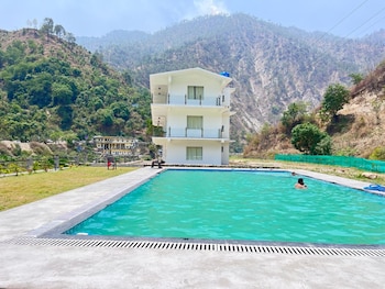 riverside near kainchi dham temple