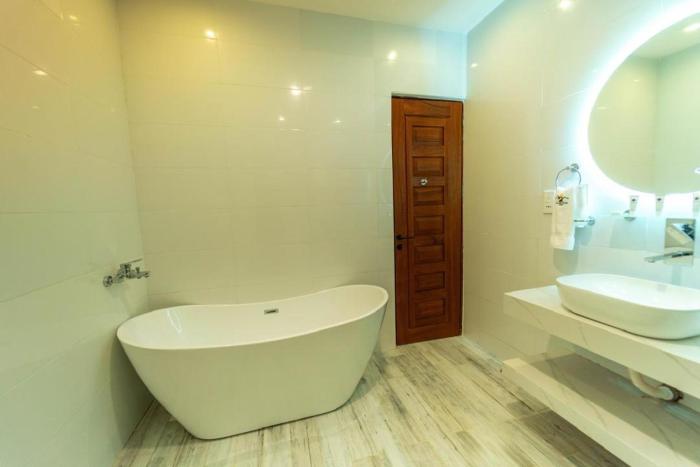the mist hotel entebbe