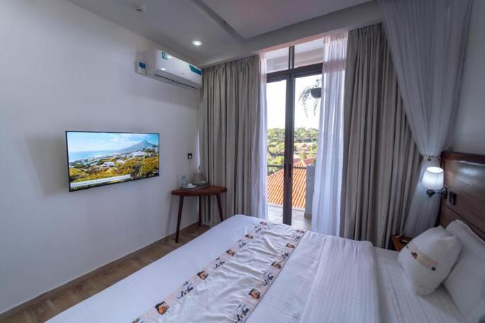 the mist hotel entebbe