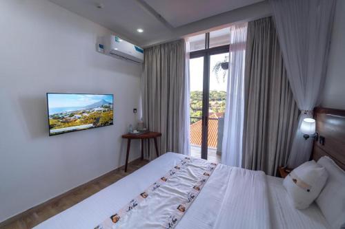 the mist hotel entebbe