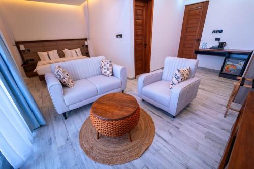 the mist hotel entebbe