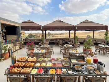 foola pyramids inn hotel
