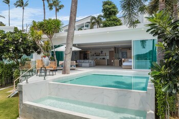 secret tides luxury beachfront villas