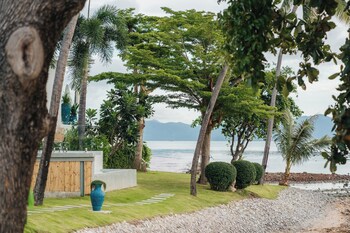 secret tides luxury beachfront villas