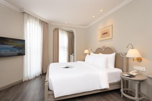 hotel montmartre de sapa