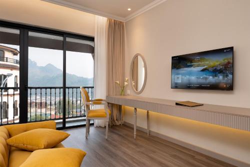 hotel montmartre de sapa
