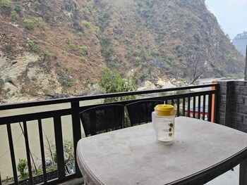 Chandresh Homestay,,2 star