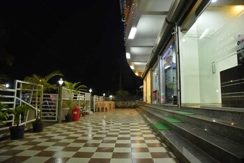 Hotel Landmark Inn,,2 star