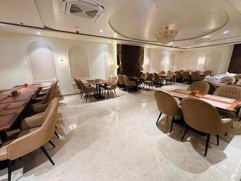 Hotel The Elite,,3 star