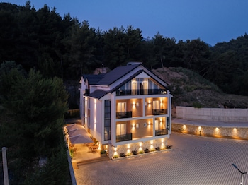 forest park hotel kruje