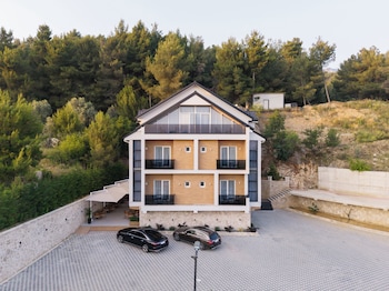 forest park hotel kruje