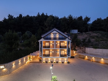 forest park hotel kruje