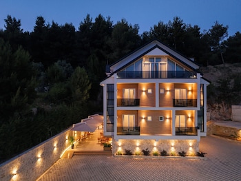 forest park hotel kruje