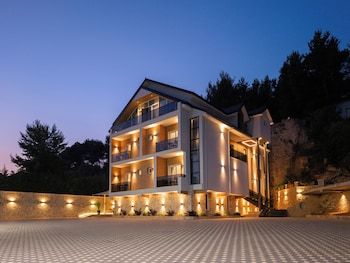 forest park hotel kruje