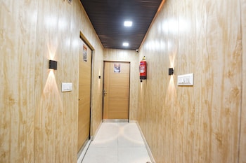 via the akshardham bliss laxmi nagar metro