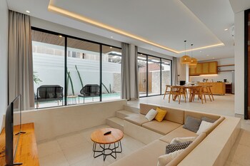 Villa Rhys - Canggu,,4 star