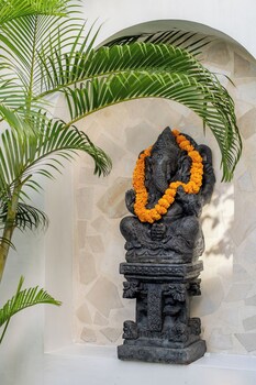 villa malaikat