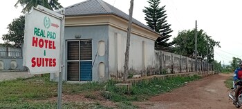 real pandd hotel and suites