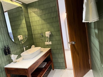 Aayovea Hotels & Resorts, Ayodhya,,3 star
