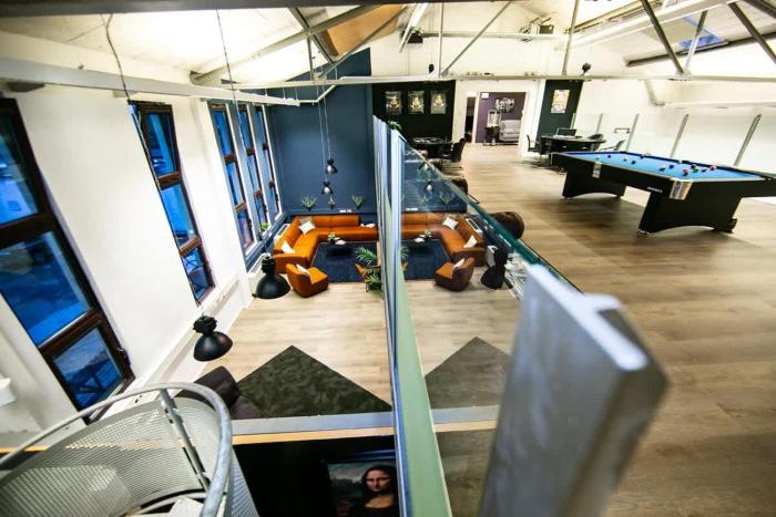 casino whirlpool sauna kino indoor basketball