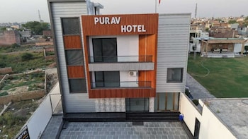 Purav Hotel,Sapla Road, Ae1, Pacca Bagh,2 star