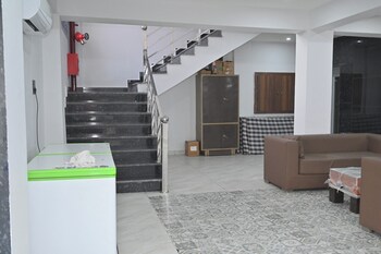 Purav Hotel,Sapla Road, Ae1, Pacca Bagh,2 star