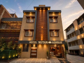 hotel nutan ashray 200 mtr from prem mandir