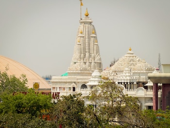 hotel nutan ashray 200 mtr from prem mandir