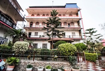 The Premier - Hajipur Rd,,2 star