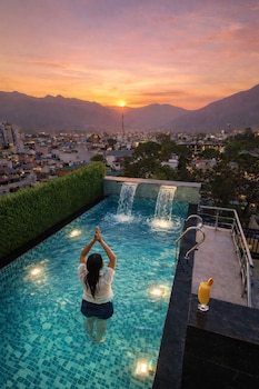 Hotel The Montara Near Ganga Ghat,,3 star