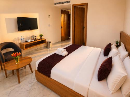 hotel the montara near ganga ghat