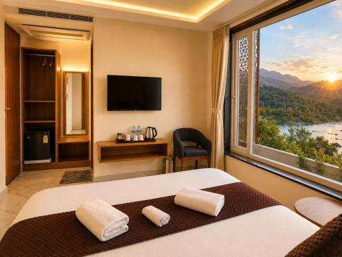 hotel the montara near ganga ghat