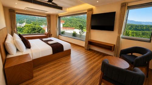 hotel the montara near ganga ghat
