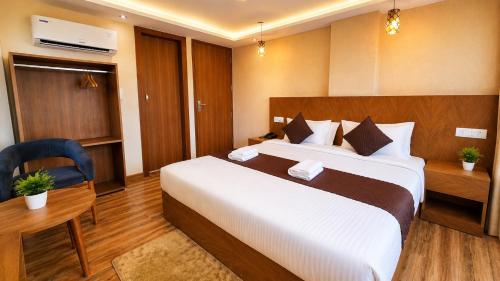 hotel the montara near ganga ghat