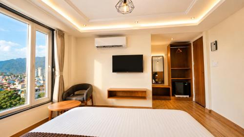 hotel the montara near ganga ghat