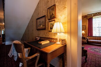 Beaumont Inn,,2 star