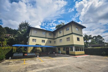 hotel zona franca rionegro